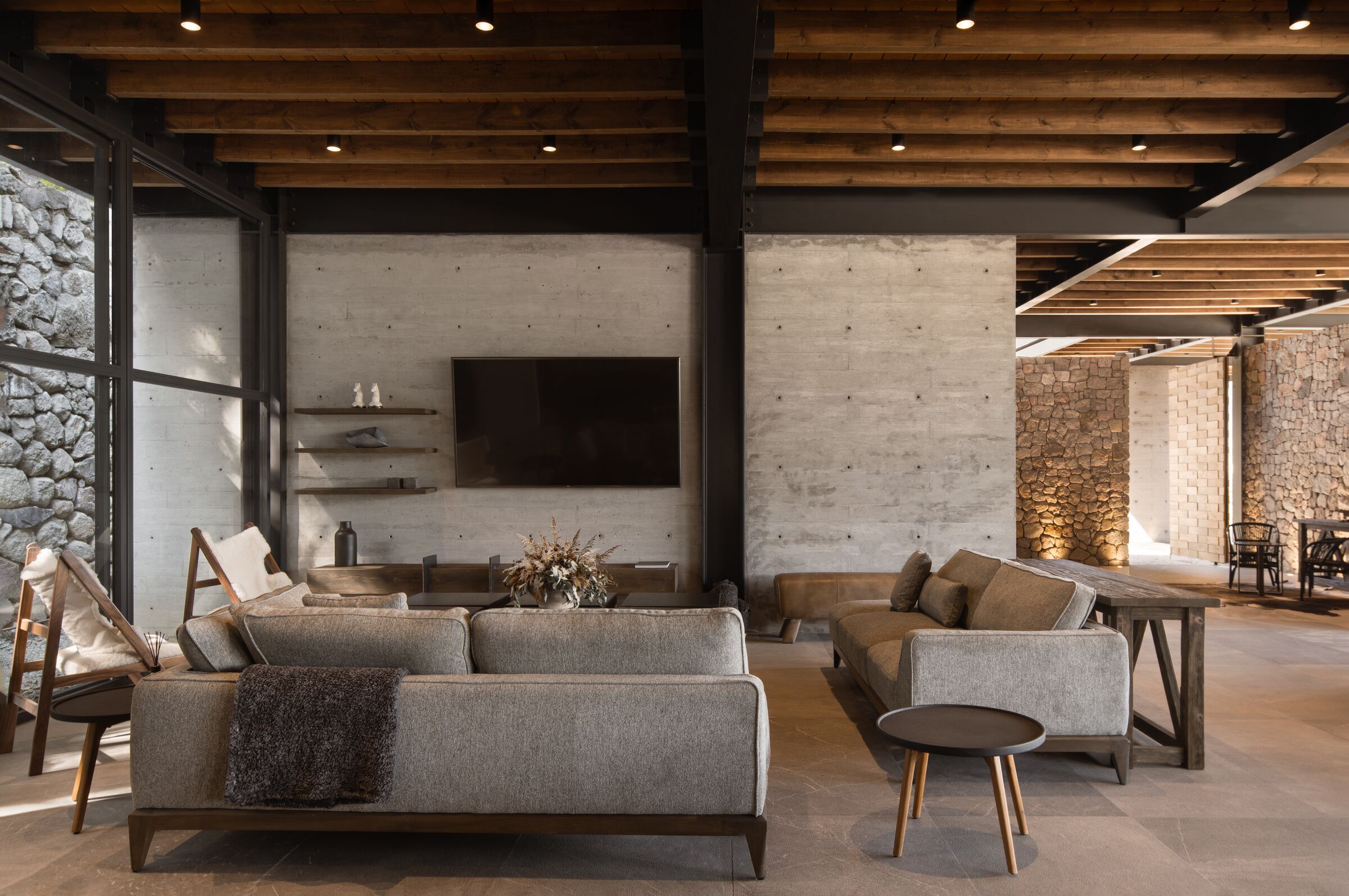 photo_credit Cesar Belio