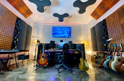 Ana Free Gold Top Studios